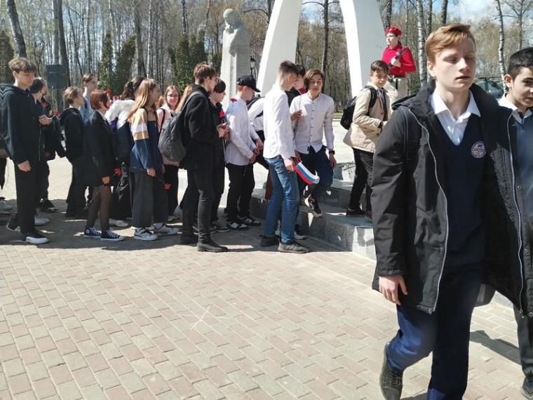 Региональная акция передачи Знамени Победы из Новомосковска в Узловский район.