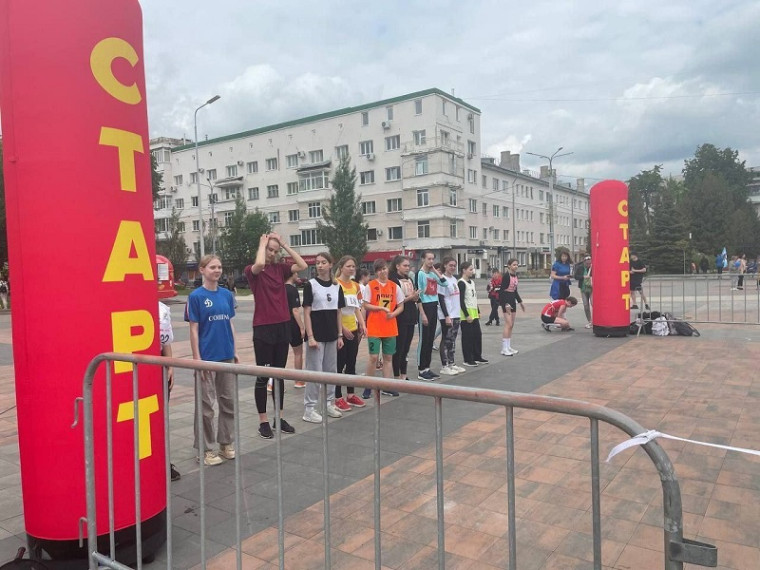 Легкоатлетическая эстафет по улицам города Новомосковска.
